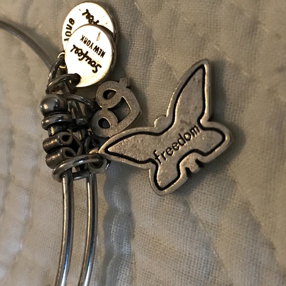 Butterfly 🦋 Bangle - Adjustable, brand Soufeel - Picture 5 of 7